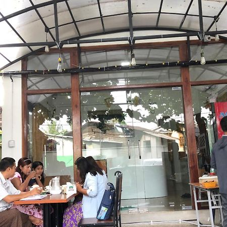 The Lodge Yangon Poshtel Kültér fotó