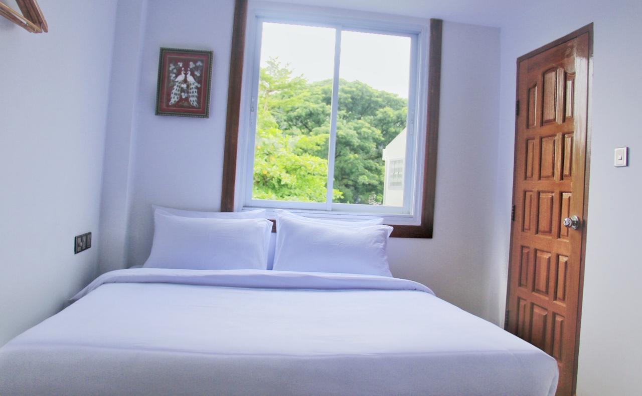 The Lodge Yangon Poshtel Kültér fotó