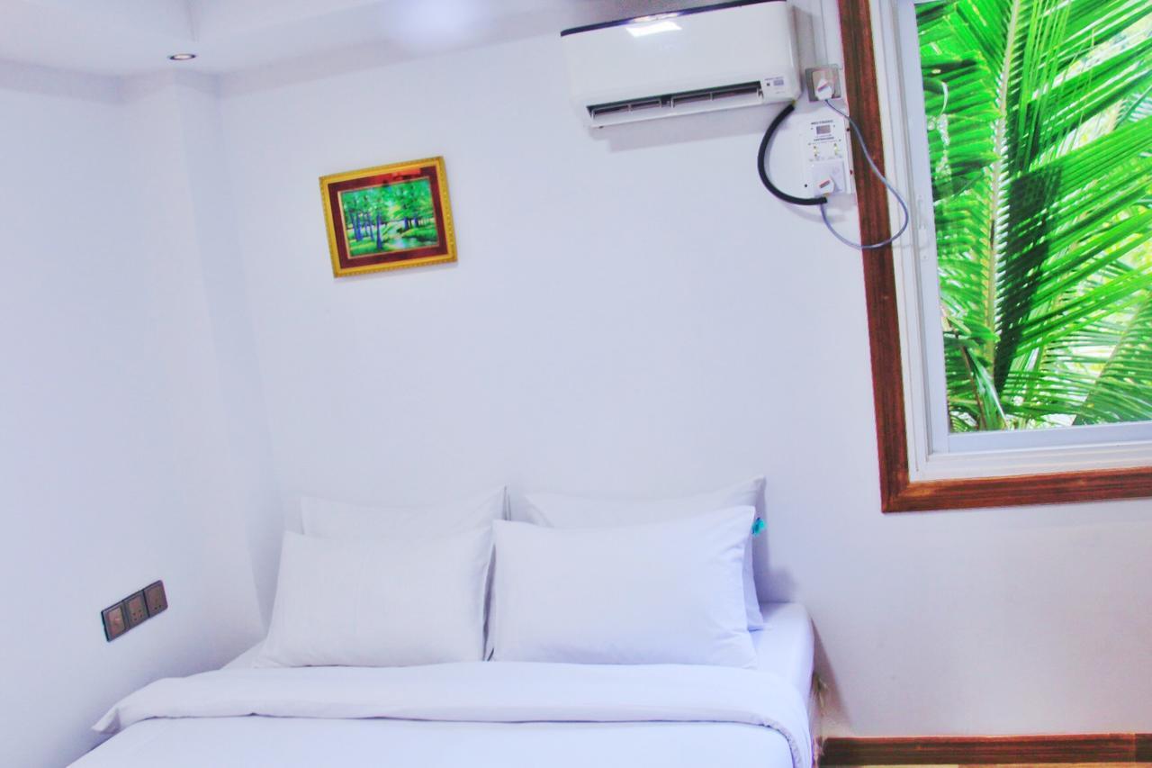 The Lodge Yangon Poshtel Kültér fotó