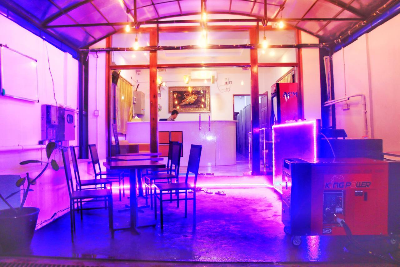 The Lodge Yangon Poshtel Kültér fotó