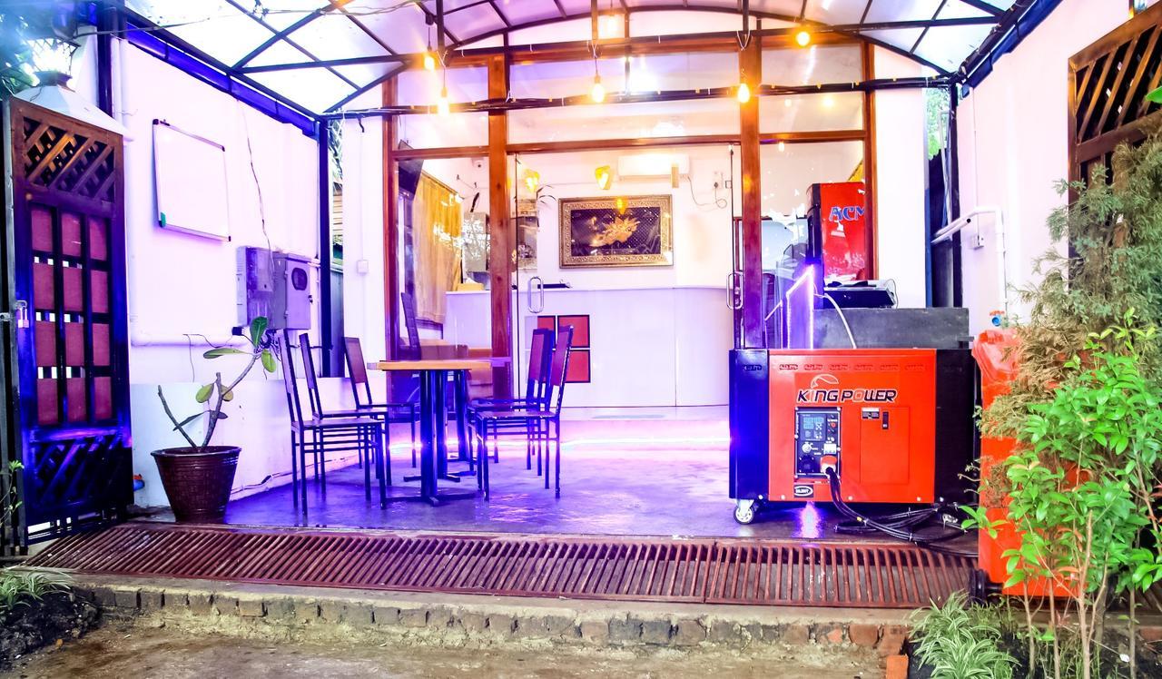 The Lodge Yangon Poshtel Kültér fotó