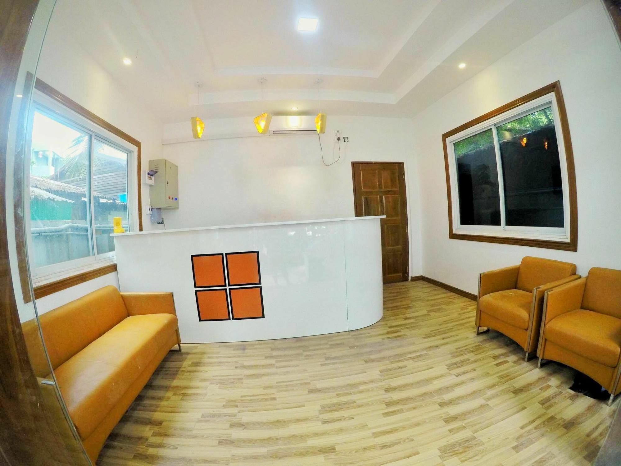 The Lodge Yangon Poshtel Kültér fotó